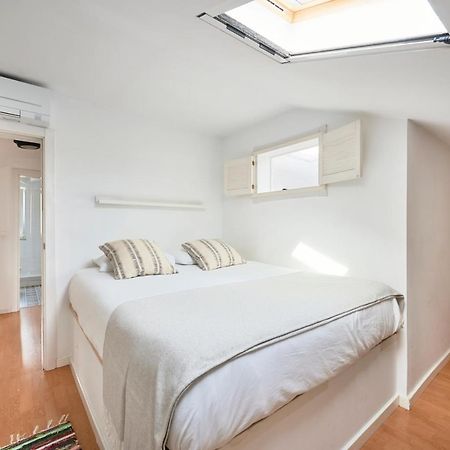 Bright Apt W Balcony, Ac, Parking, By Timecooler Lisboa Ngoại thất bức ảnh