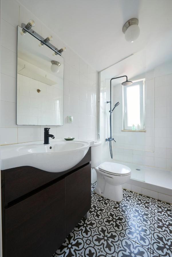 Bright Apt W Balcony, Ac, Parking, By Timecooler Lisboa Ngoại thất bức ảnh