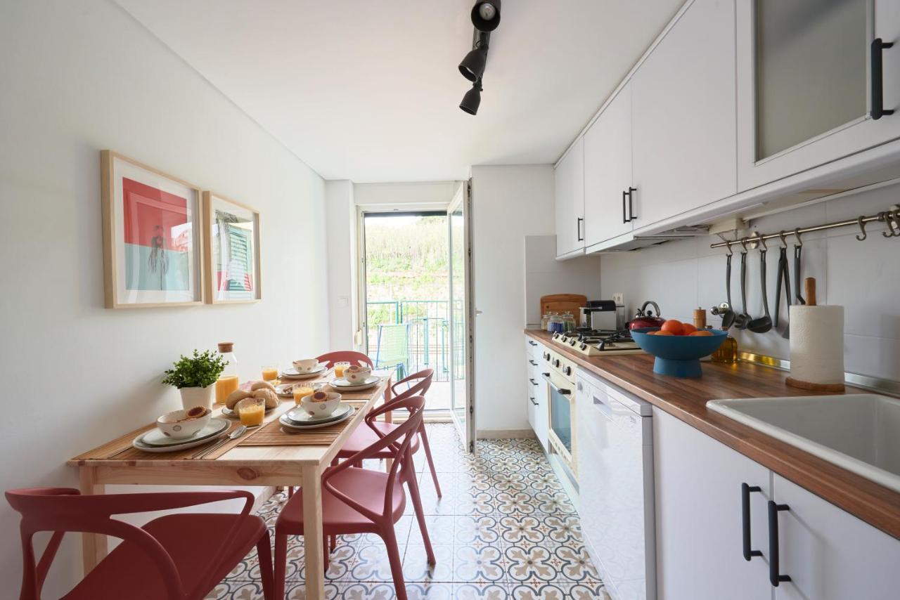 Bright Apt W Balcony, Ac, Parking, By Timecooler Lisboa Ngoại thất bức ảnh